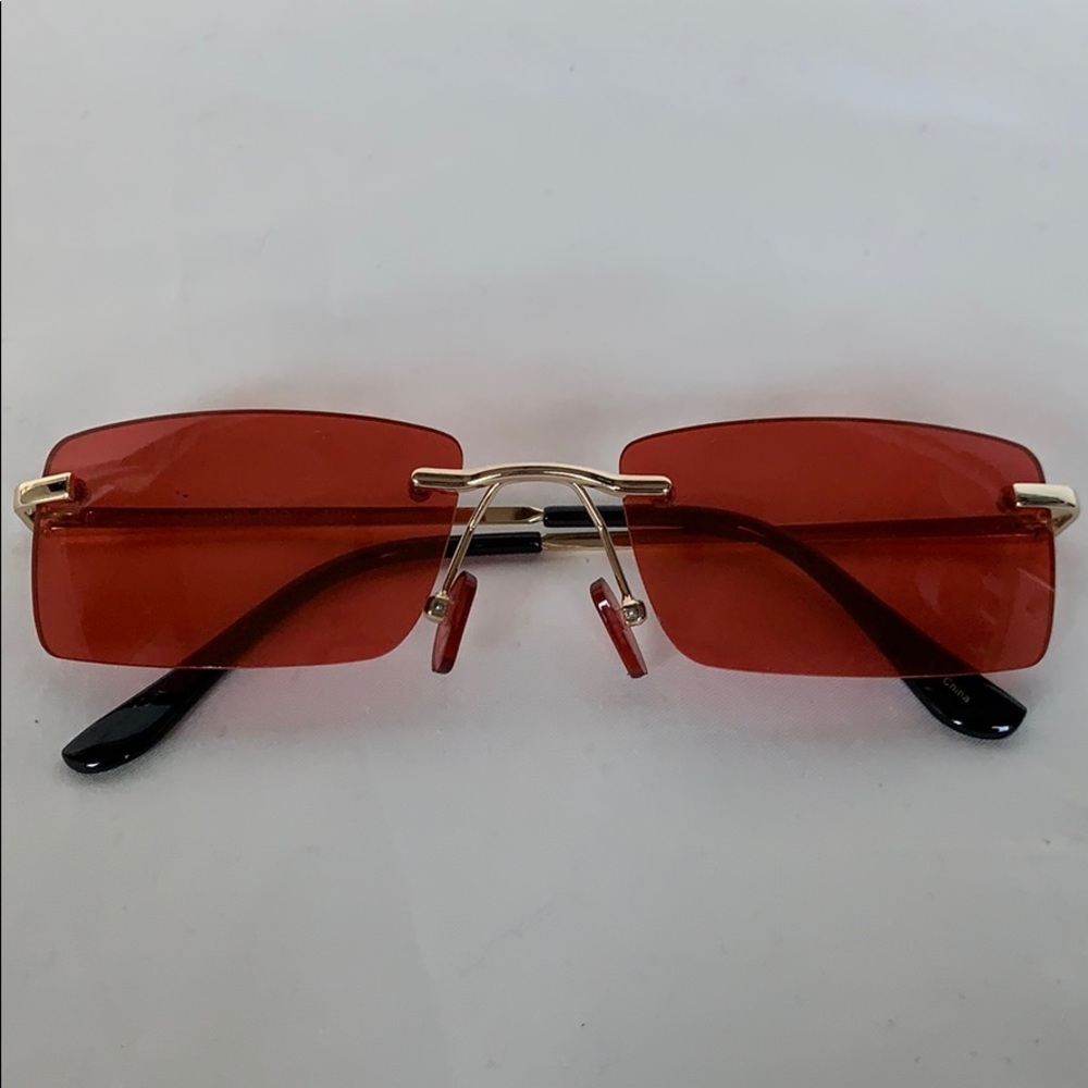 Gold/Red Sunglasses